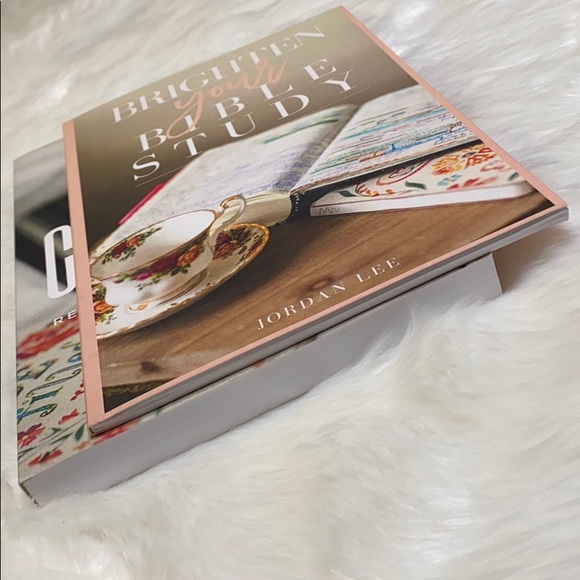 BRAND NEW: Real & Relatable Devotional -Jordan Lee - Picture 2 of 8